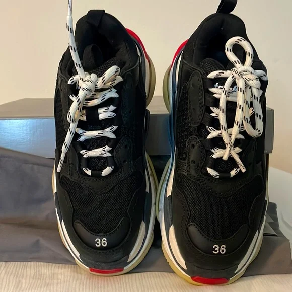 Balenciaga Triple S - Picture 5 of 6